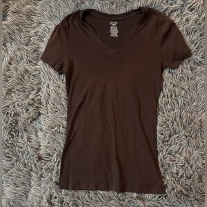 Brown v-neck tshirt